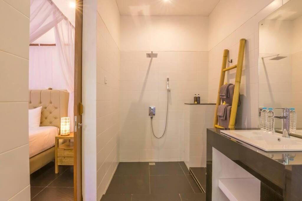 Villa Hidden Pearl, with private cook&pool Karangasem Buitenkant foto